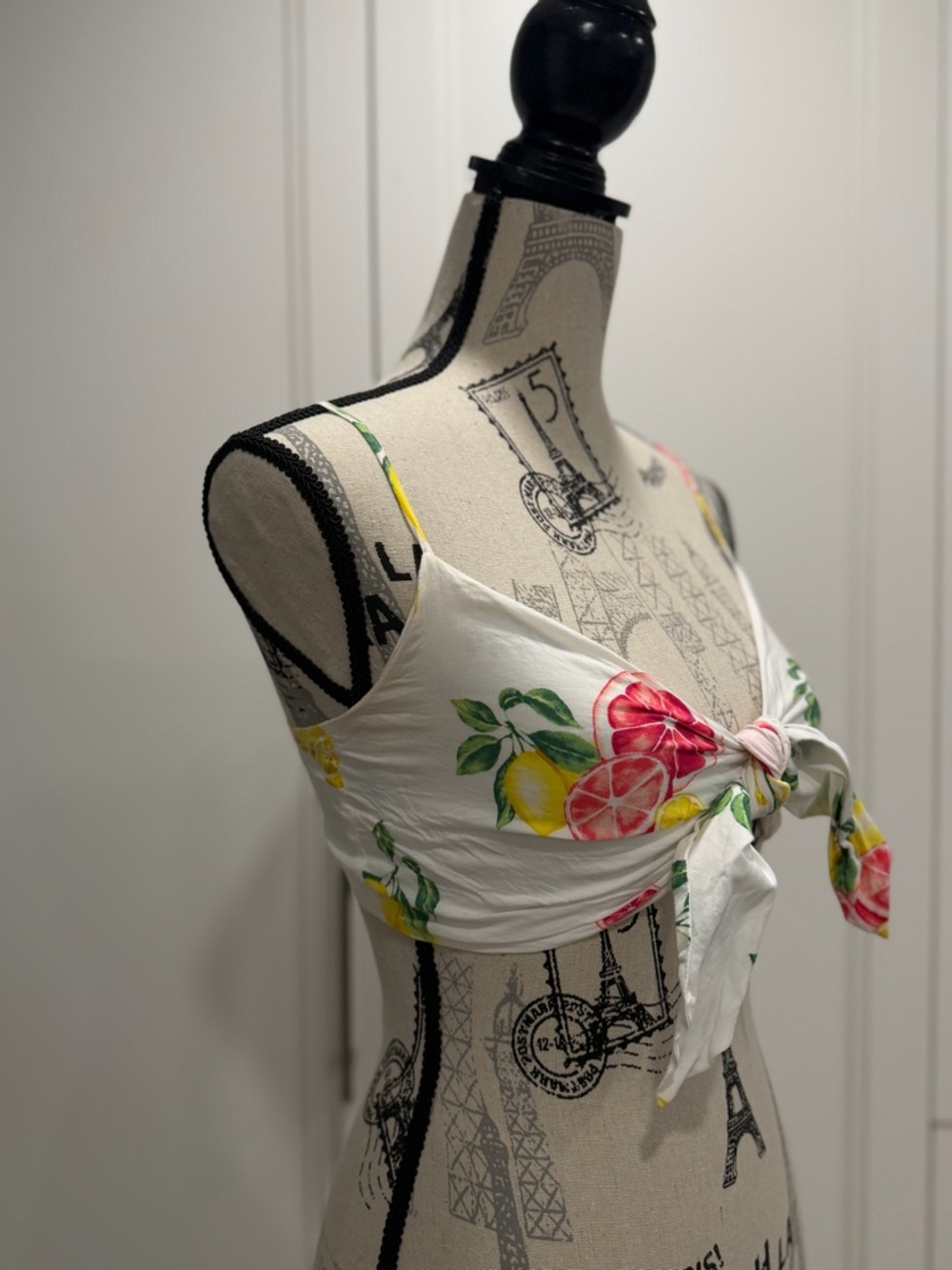Forever 21 White Floral Cropped/Bra Top with Tie Detail - Picture 4 of 15